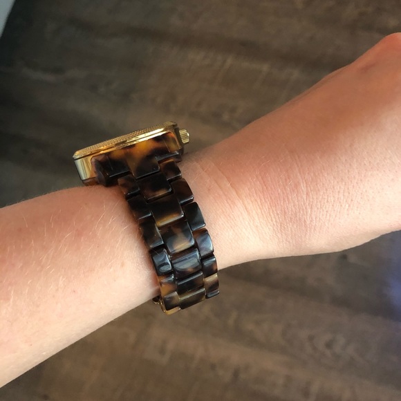 Michael Kors Tortoise Watch - Picture 2 of 5